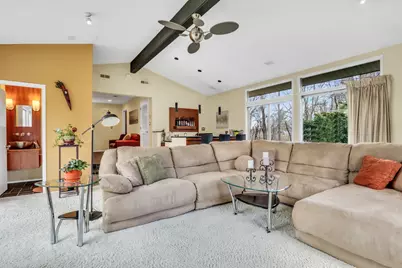 180 Crescent Knoll Drive, Green Oaks, IL 60048 - Photo 32