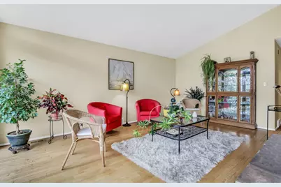 180 Crescent Knoll Drive, Green Oaks, IL 60048 - Photo 12