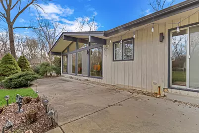 180 Crescent Knoll Drive, Green Oaks, IL 60048 - Photo 46