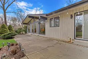 180 Crescent Knoll Dr, Green Oaks, IL 60048 - Photo 46