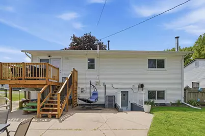 318 E Parkway Drive, Blue Grass, IA 52726 - Photo 24