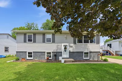 318 E Parkway Drive, Blue Grass, IA 52726 - Photo 1