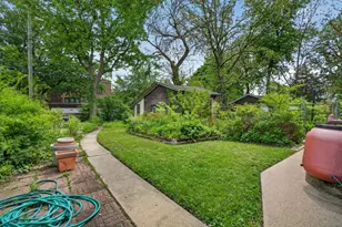 11427 S Longwood Dr, Chicago, IL 60643 - Photo 2