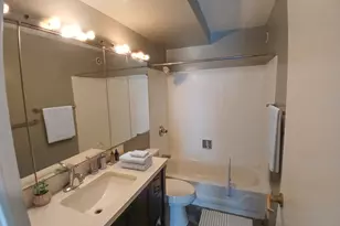 195 N Harbor Dr, Chicago, IL 60601 - Photo 10