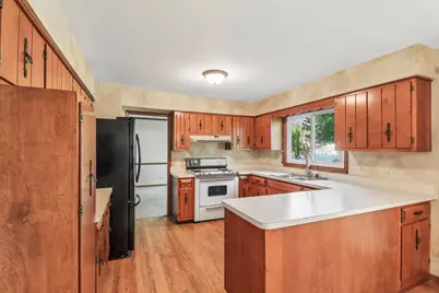 733 Buttonwood Circle SE, Naperville, IL 60540 - Photo 2