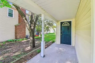 733 Buttonwood Circle SE, Naperville, IL 60540 - Photo 14
