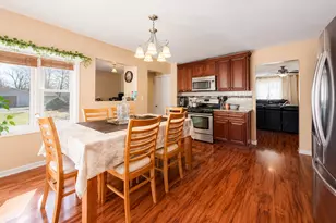 8079 Catawba Ln, Hanover Park, IL 60133 - Photo 4