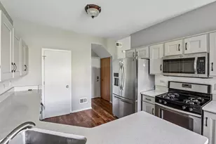 1212 Courtland Circle S, Plainfield, IL 60586 - Photo 2