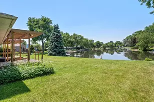 33 Somerset Rd, Montgomery, IL 60538 - Photo 2