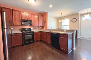 1987 Yasgur Dr, Woodstock, IL 60098 - Photo 2