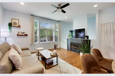 2300 W Bloomingdale Avenue #B, Chicago, IL 60647 - Photo 10