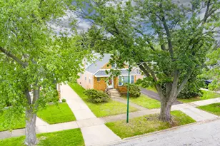 10519 S Avers Ave, Chicago, IL 60655 - Photo 2