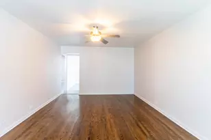 10519 S Avers Ave, Chicago, IL 60655 - Photo 8