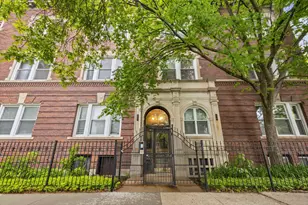 1426 E Hyde Park Blvd, Chicago, IL 60615 - Photo 1