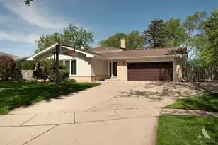 603 John Ct, Schaumburg, IL 60193 - Photo 4