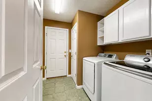 302 Orchard St, Mahomet, IL 61853 - Photo 6