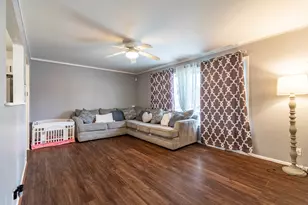 517 N Manchester Dr, Chicago Heights, IL 60411 - Photo 6