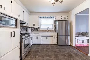 517 N Manchester Dr, Chicago Heights, IL 60411 - Photo 8