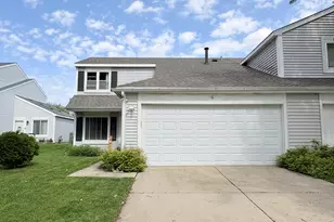 6 Buckingham Ln, Buffalo Grove, IL 60089 - Photo 2