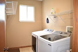908 Angelica Cir, Joliet, IL 60431 - Photo 14