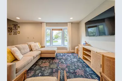 1931 Governors Lane, Hoffman Estates, IL 60169 - Photo 10