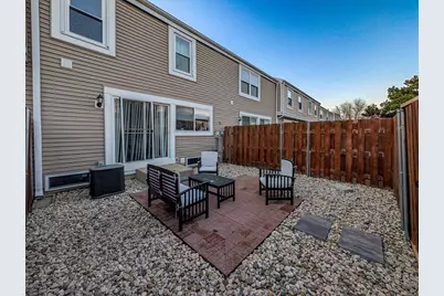 1931 Governors Lane, Hoffman Estates, IL 60169 - Photo 48