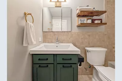 1931 Governors Lane, Hoffman Estates, IL 60169 - Photo 38