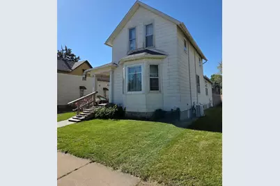 335 6th Avenue N, Clinton, IA 52732 - Photo 1