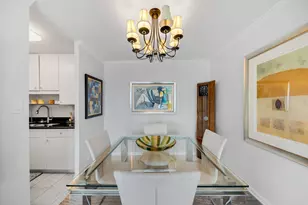 111 E Chestnut St, Chicago, IL 60611 - Photo 10