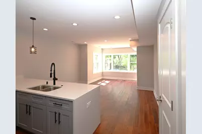 1630 W Thorndale Avenue #1, Chicago, IL 60660 - Photo 2