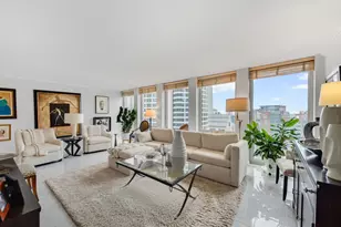111 E Chestnut St, Chicago, IL 60611 - Photo 2