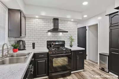 1320 Glenwood Avenue, Waukegan, IL 60085 - Photo 14
