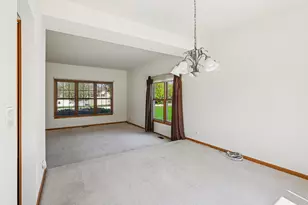 663 Anne Ln, Bolingbrook, IL 60440 - Photo 6