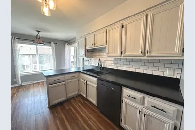 1511 Longwood Drive #1511, Sycamore, IL 60178 - Photo 6