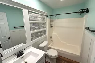 1511 Longwood Dr, Sycamore, IL 60178 - Photo 10