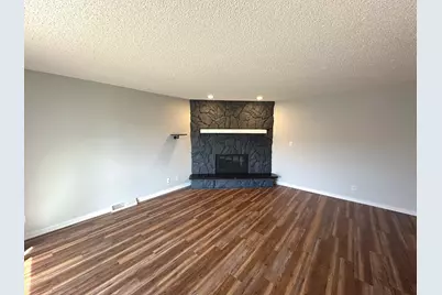 1511 Longwood Drive #1511, Sycamore, IL 60178 - Photo 4