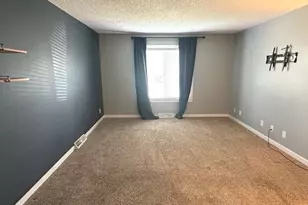 1511 Longwood Dr, Sycamore, IL 60178 - Photo 12
