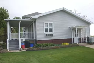 429 W Koplin Ave, Cissna Park, IL 60924 - Photo 16