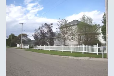 429 W Koplin Avenue, Cissna Park, IL 60924 - Photo 4