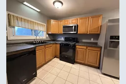 230 E Elm Street, Sycamore, IL 60178 - Photo 8