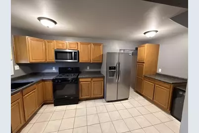 230 E Elm Street, Sycamore, IL 60178 - Photo 6
