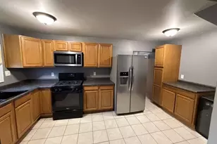 230 E Elm St, Sycamore, IL 60178 - Photo 6