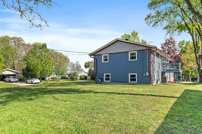 1101 Burr Street, Lake in the Hills, IL 60156 - Photo 20