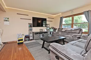 5007 Prairie Ave, McHenry, IL 60050 - Photo 2