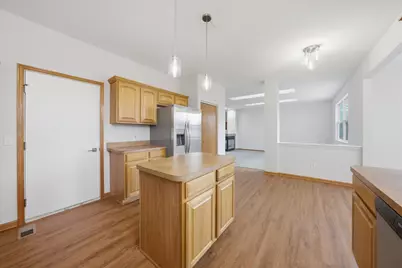 646 S Cadillac Circle, Romeoville, IL 60446 - Photo 10