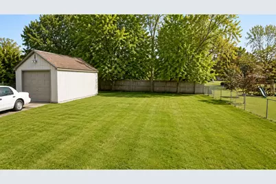 5301 West Lane, McCullom Lake, IL 60050 - Photo 16