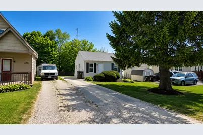 5301 West Lane, McCullom Lake, IL 60050 - Photo 22