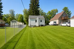 5301 West Ln, McCullom Lake, IL 60050 - Photo 18