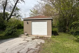 16048 Lathrop Ave, Harvey, IL 60426 - Photo 2