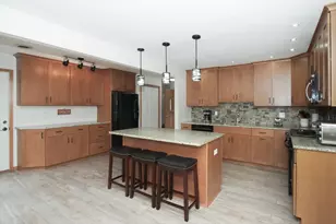 39W609 Lori Ln, Elgin, IL 60124 - Photo 10